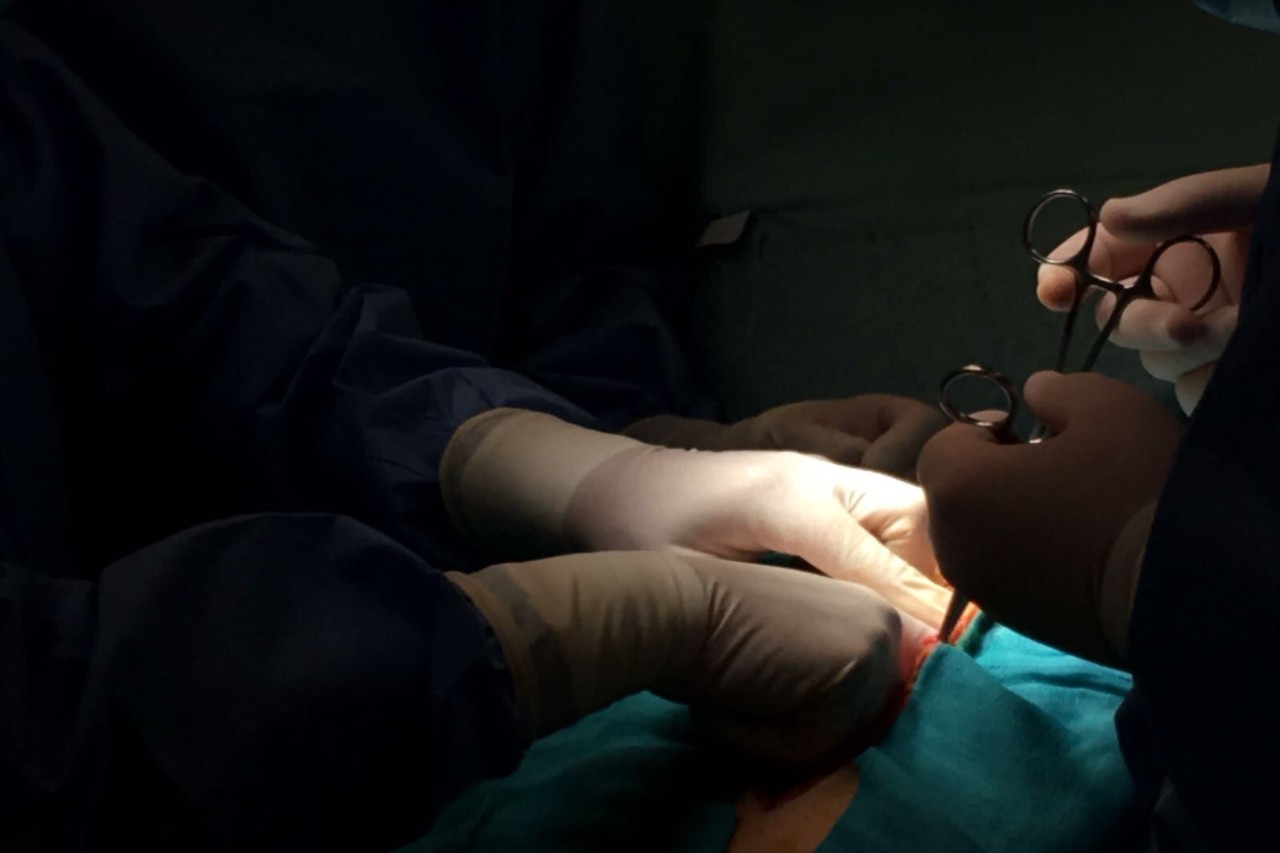 Un dettaglio di un intervento al Policlinico