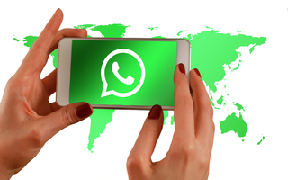 L'Oms risponde su whatsapp