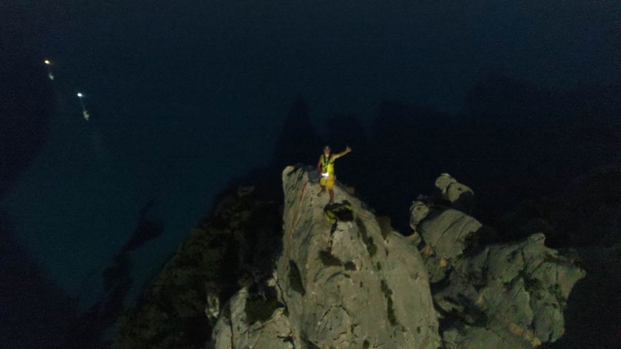 Paolo Contini in cima ripreso da un drone