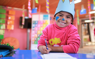 Unicef bambino colora