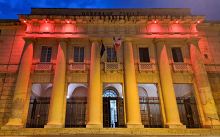 Cura e sicurezza del paziente, San Giovanni di Dio illuminato di arancione